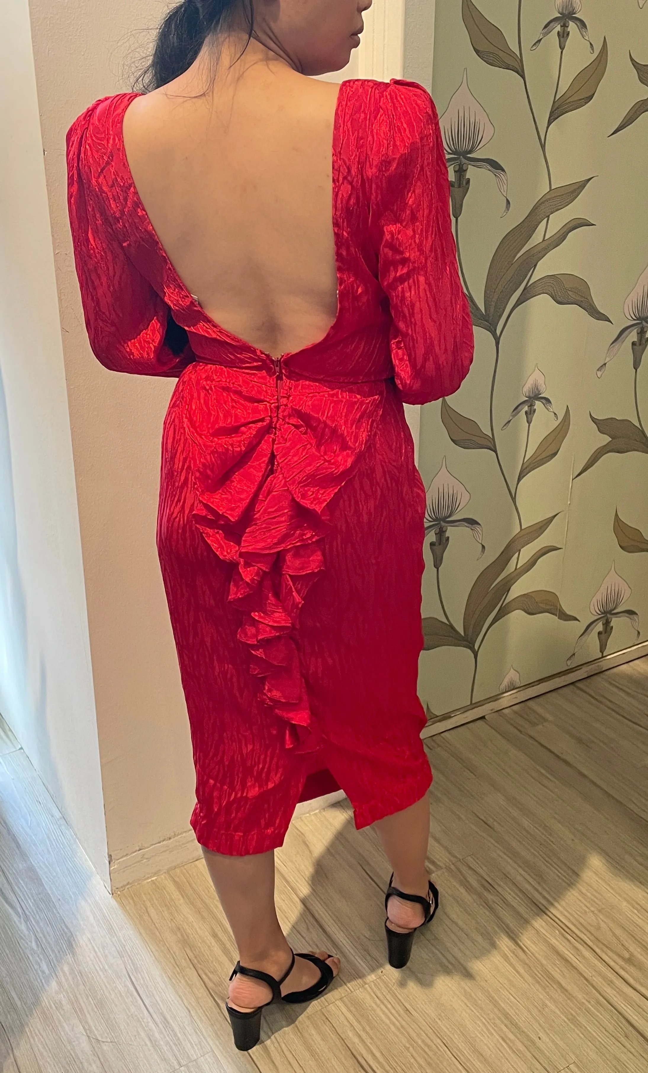 Fiery Red Vintage Long Sleeve Backless Dress