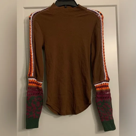 Free People Switch It Up Cuff Thermal Top size Large Dark Brown Crochet Knit NWT