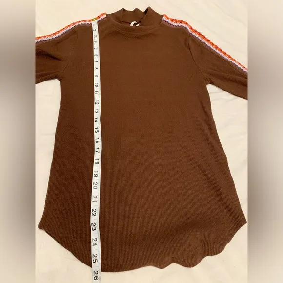 Free People Switch It Up Cuff Thermal Top size Large Dark Brown Crochet Knit NWT
