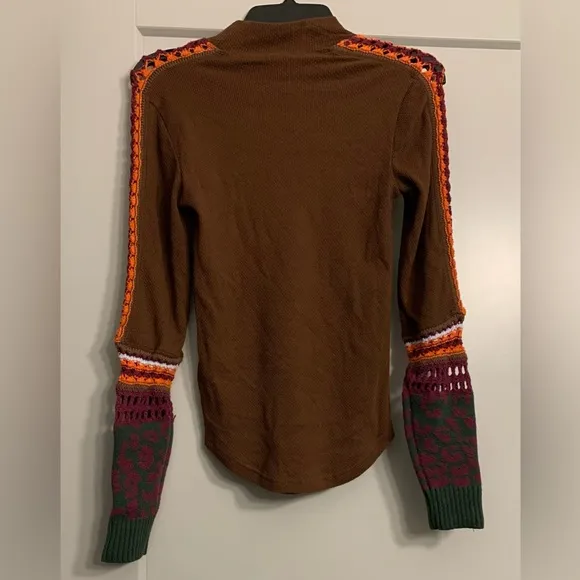Free People Switch It Up Cuff Thermal Top size Large Dark Brown Crochet Knit NWT