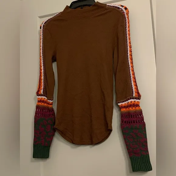 Free People Switch It Up Cuff Thermal Top size Small Dark Brown Crochet Knit NWT