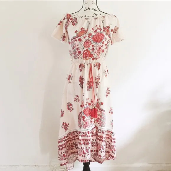 🌸Host Pick🌸 Last 3! Boho off the shoulder Dress