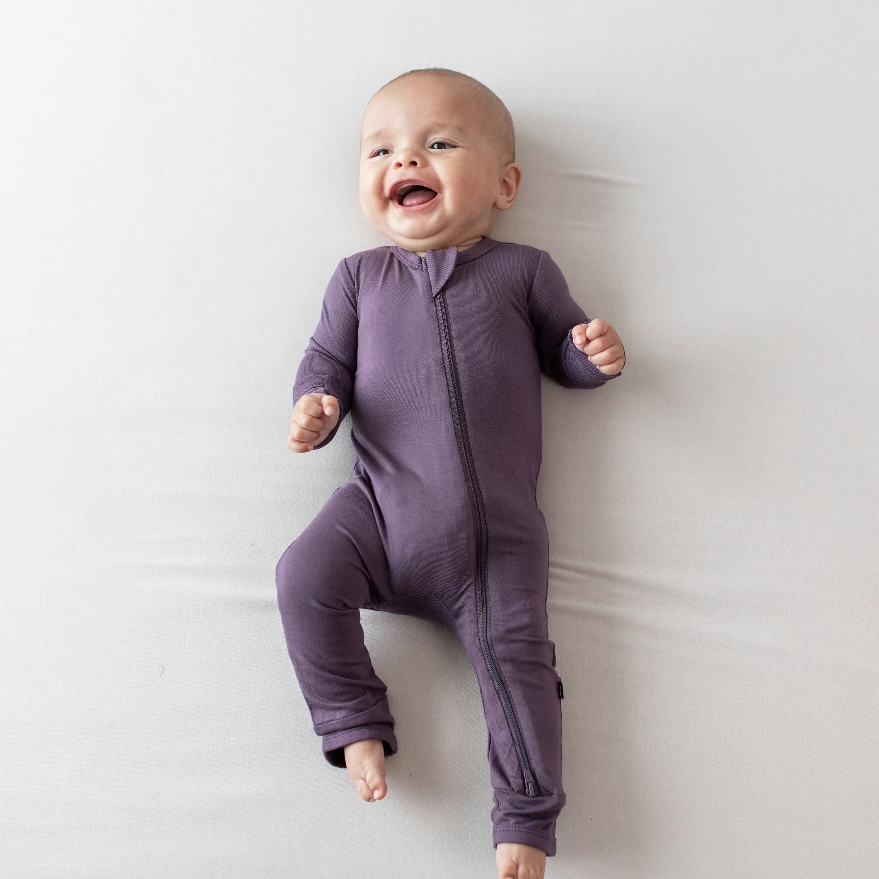 Kyte Baby Zippered Romper (Currant)