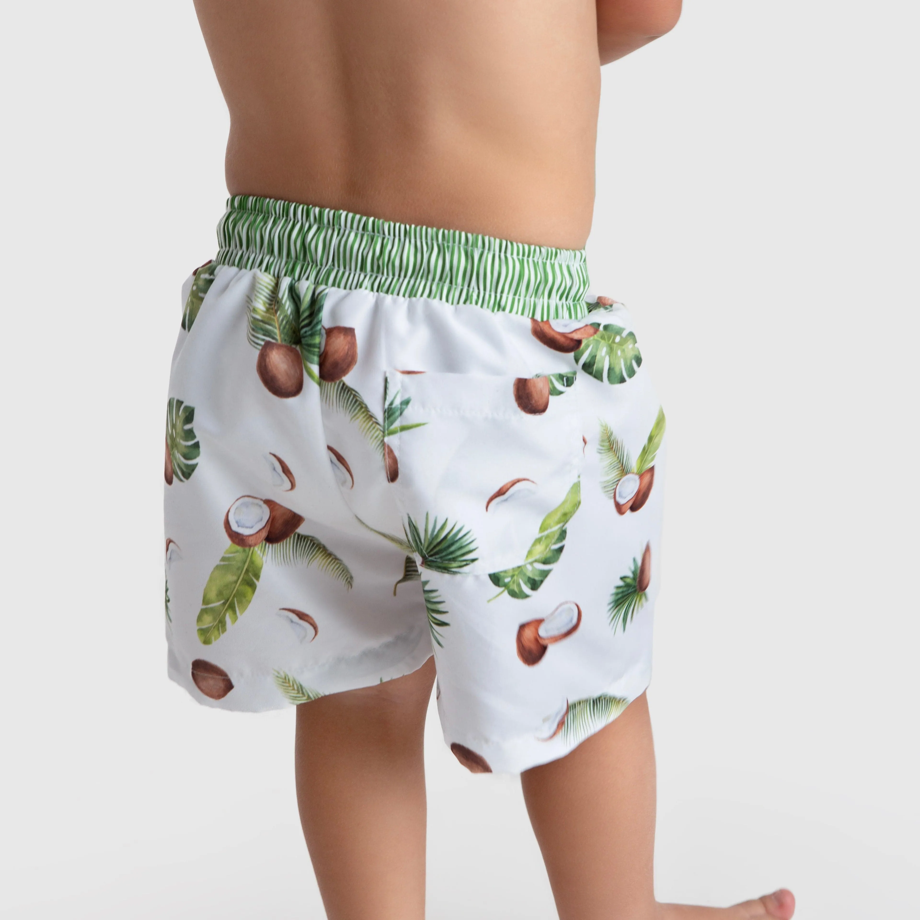 MEIA PATA - Coconut Print Swim Shorts - Green