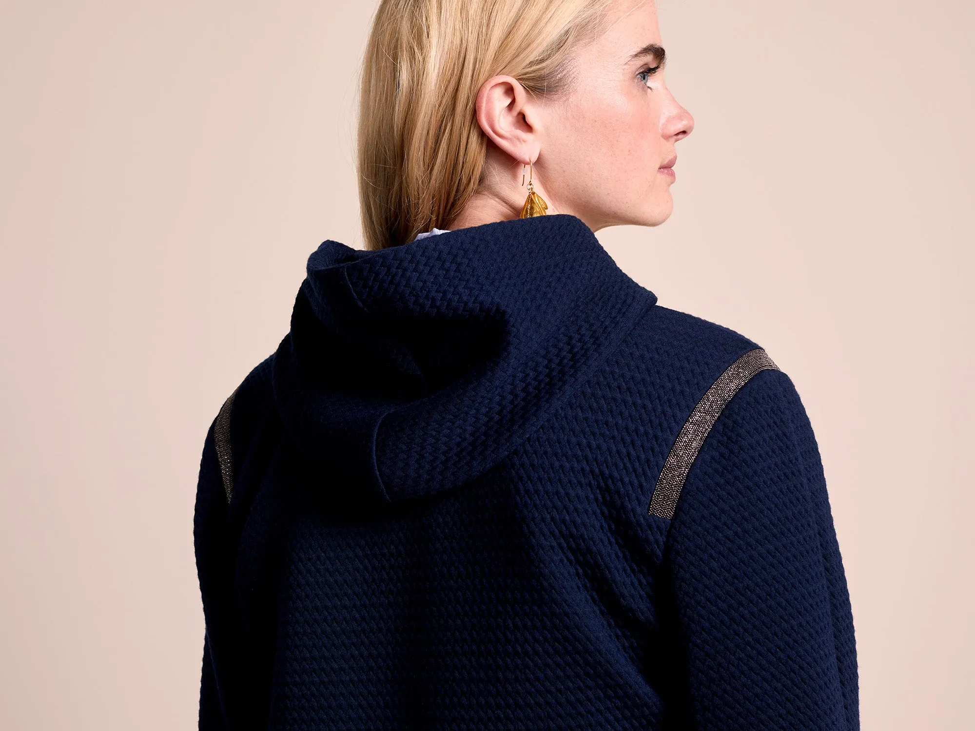 MINA - Cardigan marine en maille reliefée fantaisie