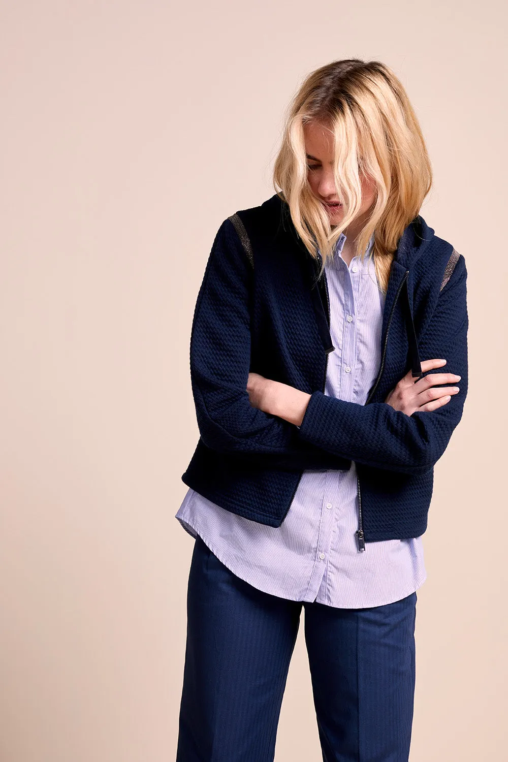 MINA - Cardigan marine en maille reliefée fantaisie