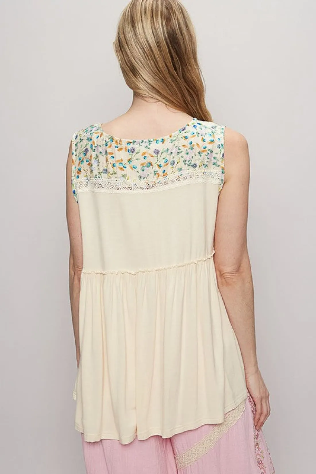 POL Lace Detail Floral Sleeveless Top