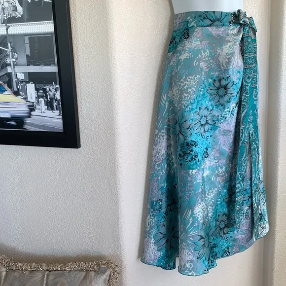REVERSIBLE Silk wrap skirt, turquoise/white prints, from recycled saris OSFM EUC