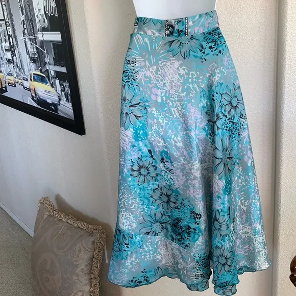 REVERSIBLE Silk wrap skirt, turquoise/white prints, from recycled saris OSFM EUC