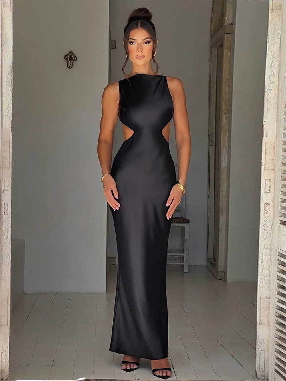 Round Neck Sleeveless Cut Out Maxi Dress KLYS011