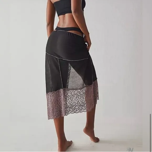 Small - FREE PEOPLE - INTIMATELY Into You Half Column Slip Black NEW no tags