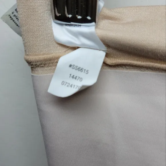 SPANX OnCore Mid-Thigh Shaping Shorts Size Medium
