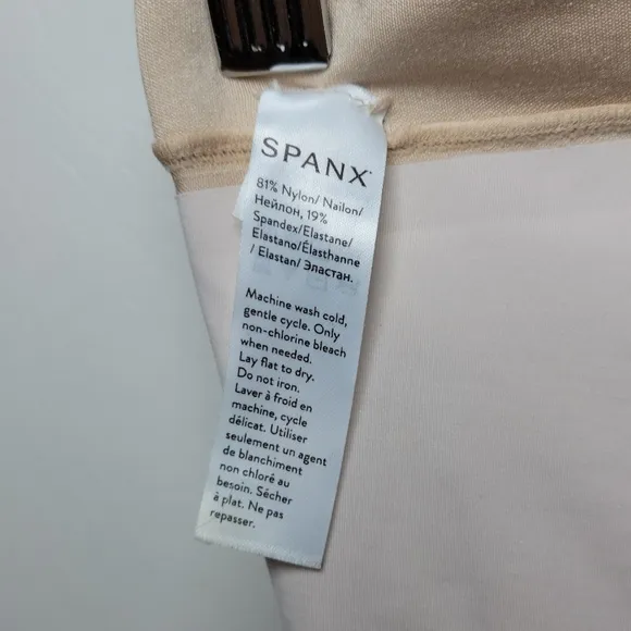 SPANX OnCore Mid-Thigh Shaping Shorts Size Medium