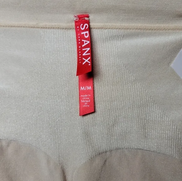 SPANX OnCore Mid-Thigh Shaping Shorts Size Medium