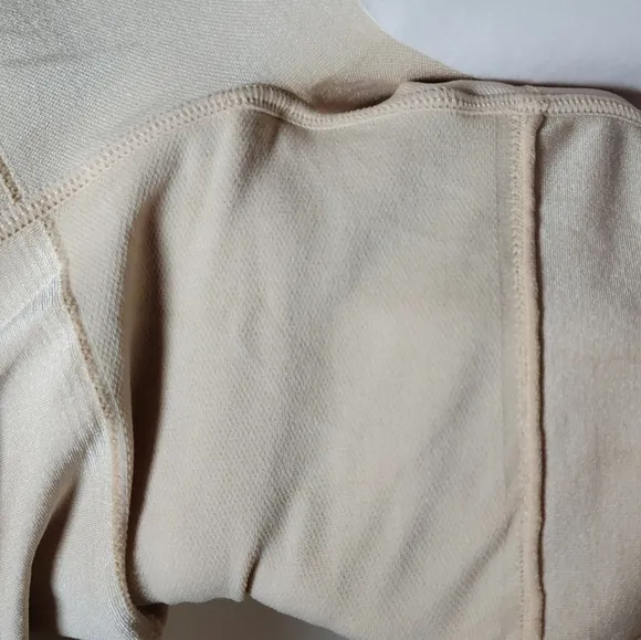 SPANX OnCore Mid-Thigh Shaping Shorts Size Medium