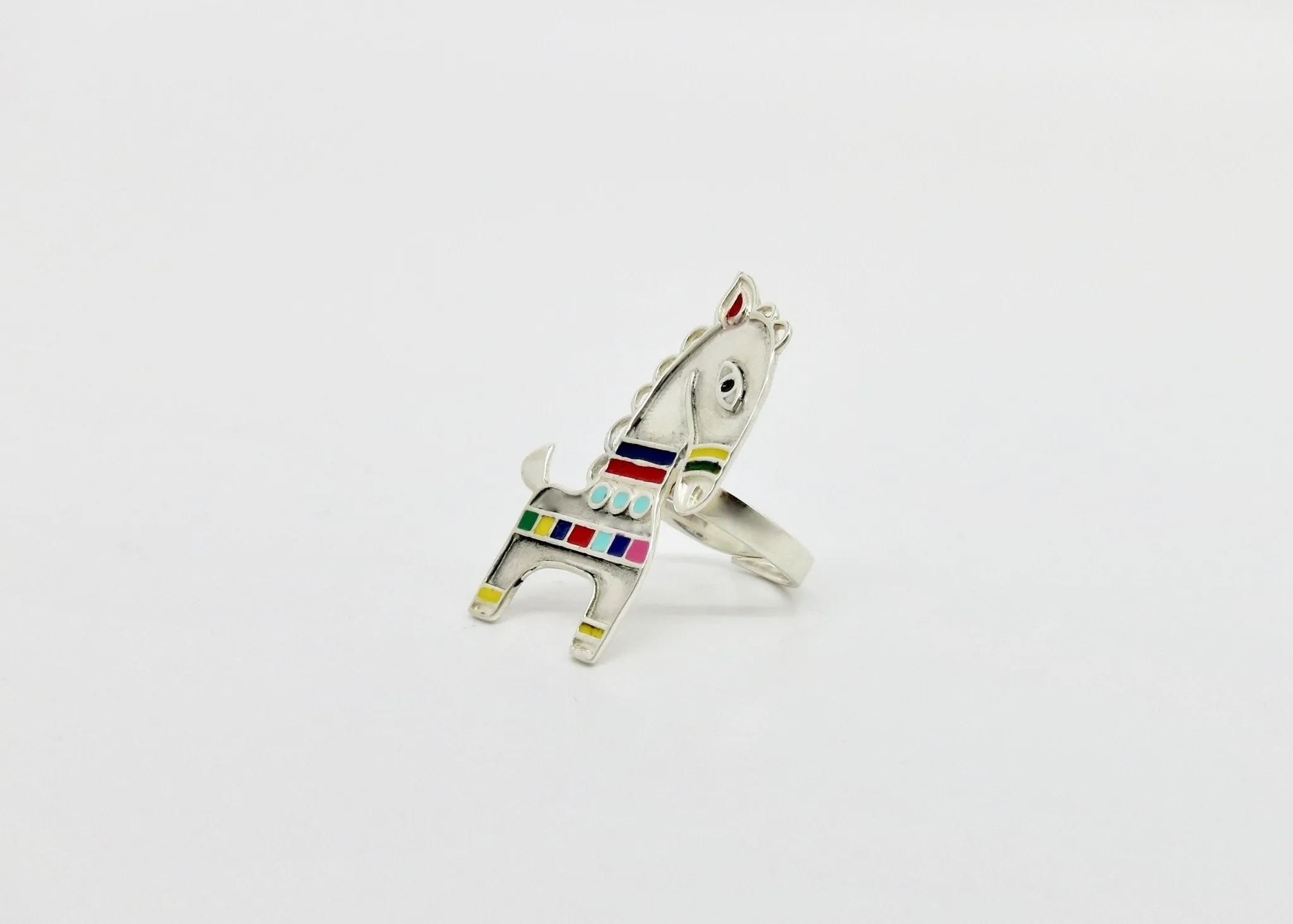 Stunning 'bankura' (horse) statement ring