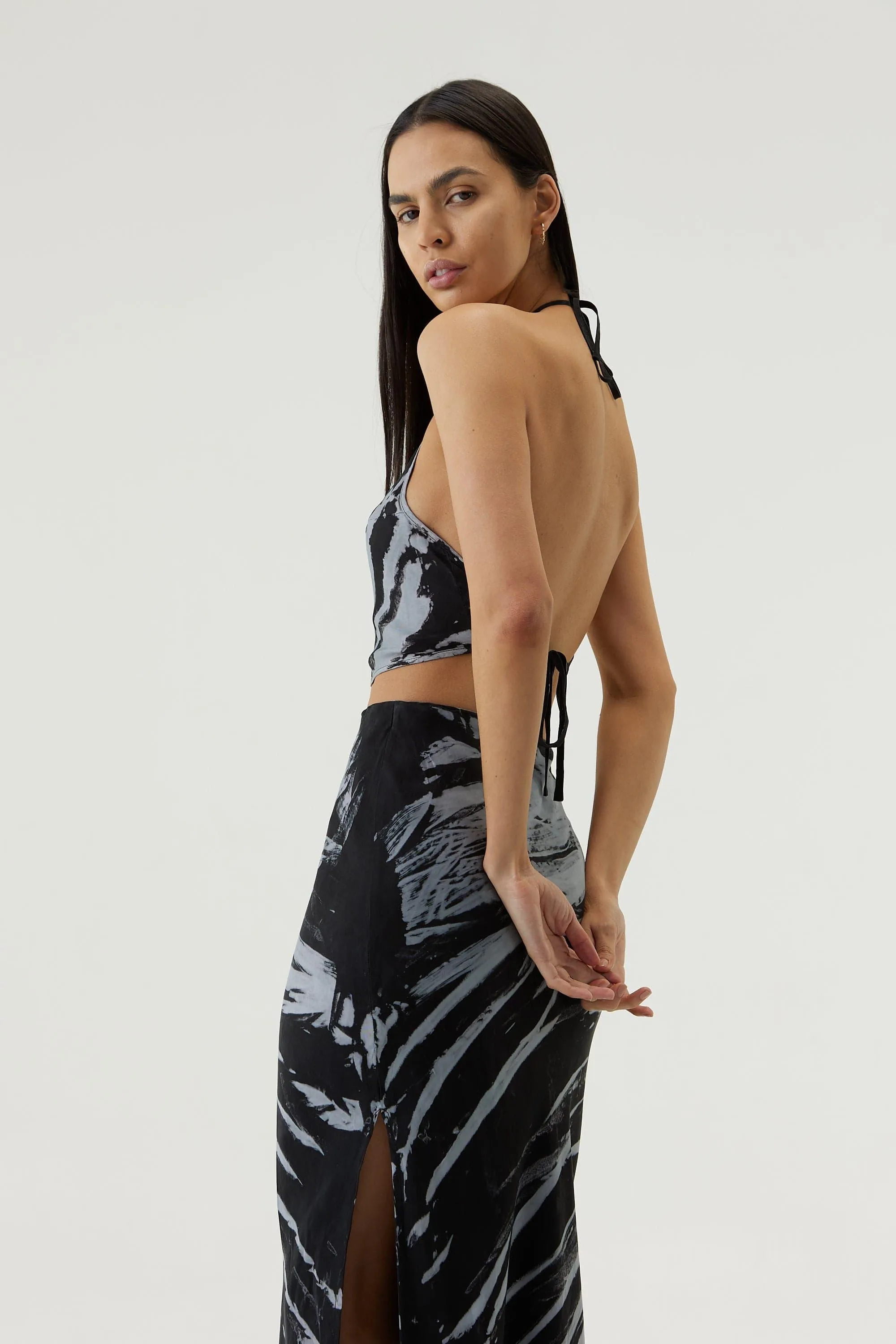 TWIST THROUGH BIAS HALTER TOP | BLACK TIE DYE