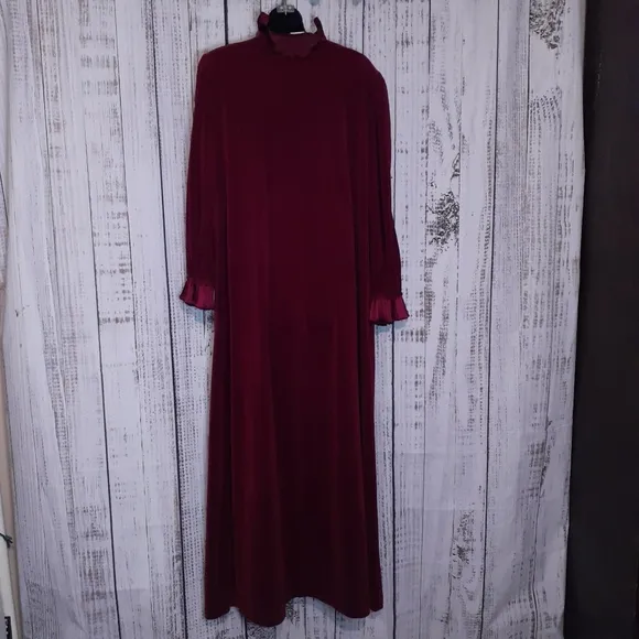 Velour ruby red maxi lounger house dress w ruffles