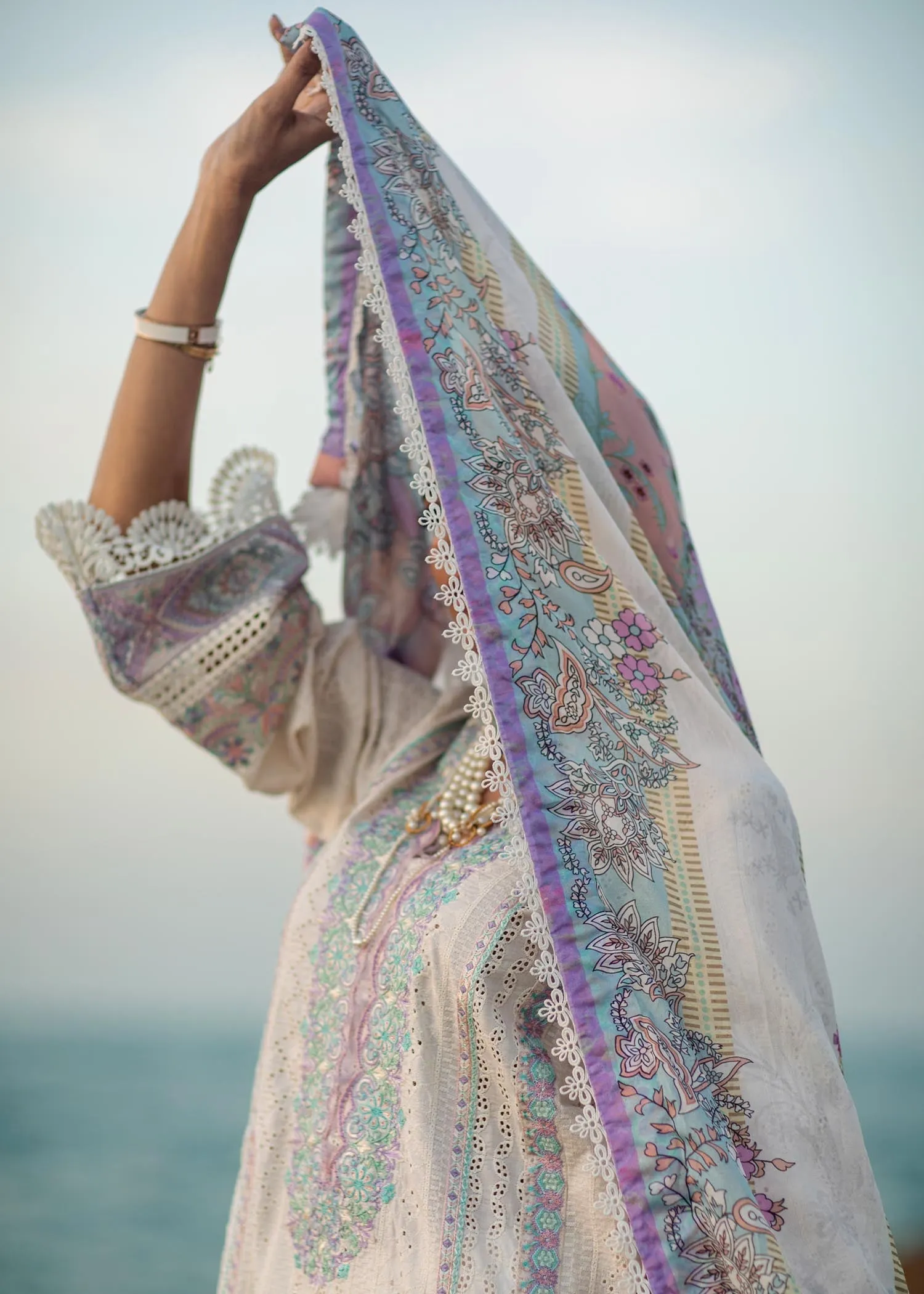White Lawn Kameez Salwar Dupatta Pakistani Party Wear