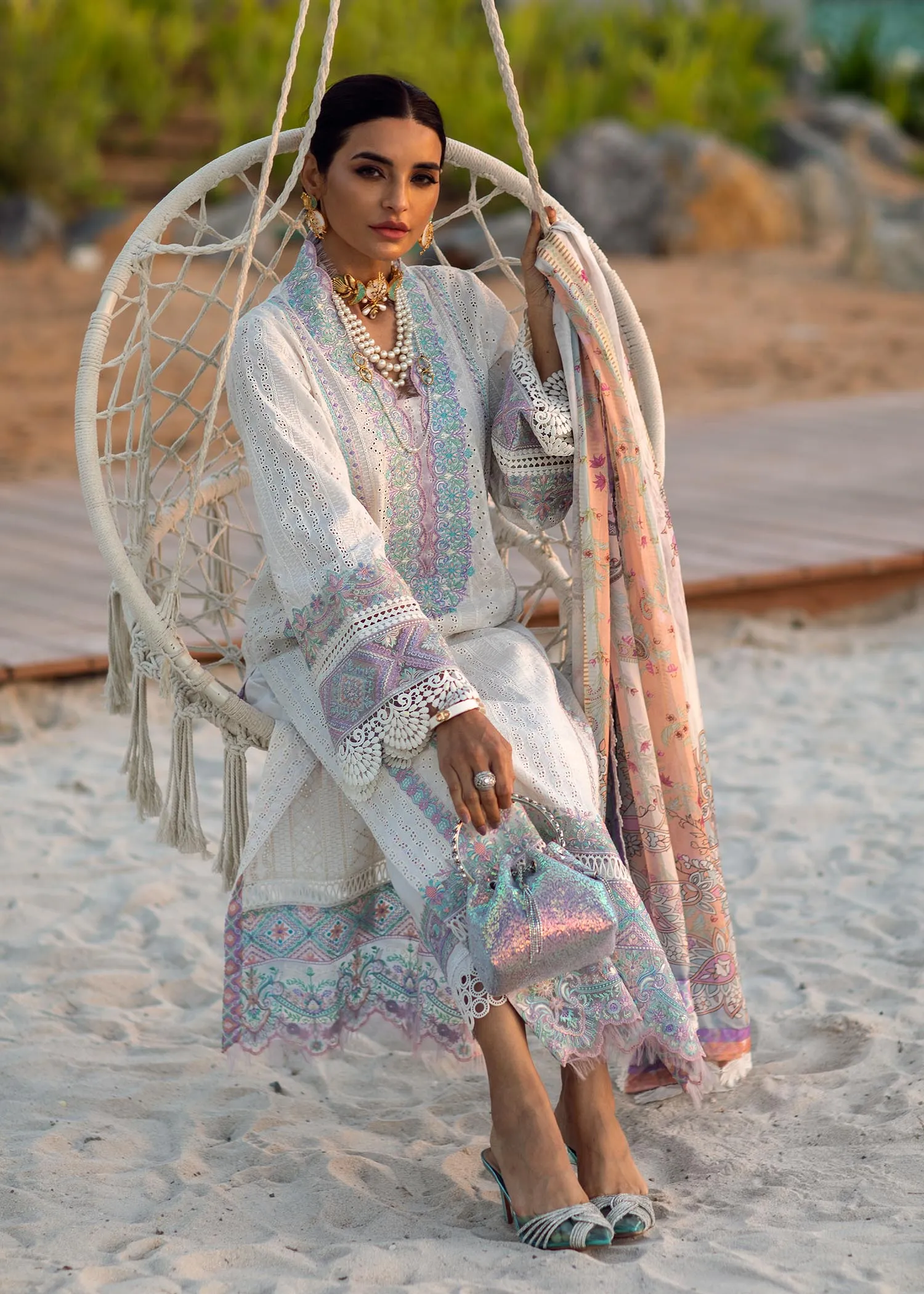 White Lawn Kameez Salwar Dupatta Pakistani Party Wear